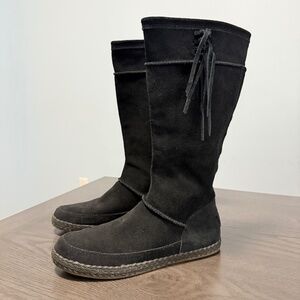 UGG Emerie Knee High Flat Boots Black Genuine Suede Tassel Charm Size 9